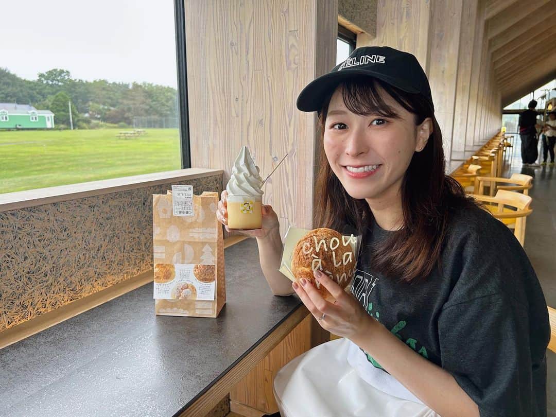 山崎聡子のインスタグラム：「先週夏休みをいただき、 のんびり、美味しいものをたらふく食べて パワーチャージ出来ました🤤  また今週から宜しくお願いします🌿」