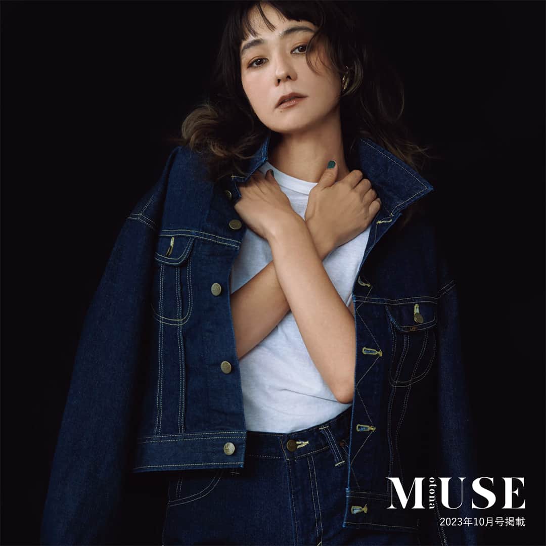 のインスタグラム：「【otona MUSE 10月号掲載】 . 本日発売のオトナミューズ10月号デニム特集に ウィメンズベーシックシリーズの「STANDARDWARDROBE」が登場！ 👖 ぜひチェックしてください✓  @otonamuse @renatakeshita  #lee #otonamuse #leejapan #leejeans #standardwardrobe #リー #オトナミューズ #リージャパン #スタンダードワードローブ」