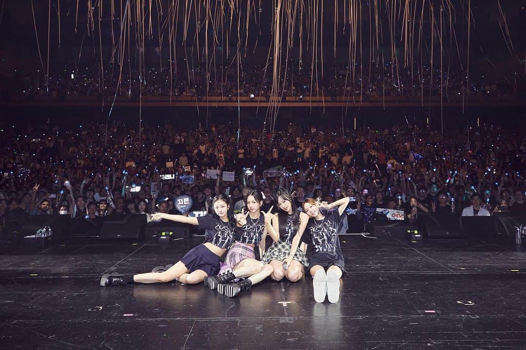 aespaさんのインスタグラム写真 - (aespaInstagram)「aespa LIVE TOUR 2023 ‘SYNK : HYPER LINE’ in WASHINGTON, D.C. Thank you MYs! 💙💜  #aespa #에스파 #SYNK_HYPERLINE  #aespa_SYNK_HYPERLINEinDC #aespaLIVETOUR2023_SYNK_HYPERLINE_inWASHINGTONDC」8月28日 12時32分 - aespa_official
