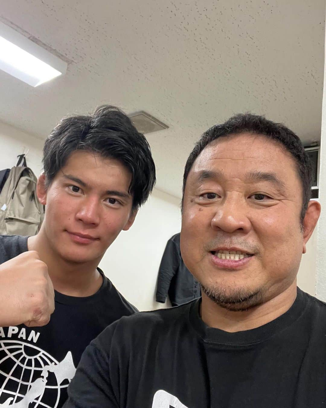 永田裕志さんのインスタグラム写真 - (永田裕志Instagram)「この1年2ヶ月全日本プロレスのリングを主戦場として戦ってきましたが、昨日をもって一区切りとさせて頂くことになりました。  新日本プロレスでは戦えない大きくて強い選手達と戦うことで自分自身の中で眠っていたものががどんどん研ぎ澄まされて、完全復活した感じがします。  中でも三冠王者になれたことが自分にとっては物凄く大きかったです。  あのようなチャンスを与えてくれた全日本プロレスさんには心より感謝申し上げます。  これからの全日本プロレスを支える新時代の本田、安齋、男児、井上選手との写真を掲載されて頂きます。  #ajpw #新時代   #永田裕志  #njpw」8月28日 12時44分 - yuji_nagata