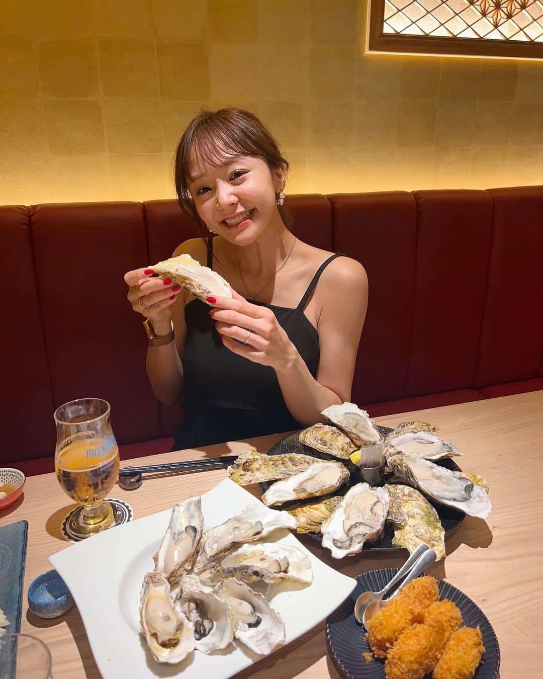 並川花連のインスタグラム：「📍 @kakibasara.tachikawa   牡蠣🦪食べたい〜なこの頃の欲を満たしに 牡蠣basaraへ🦪🍶🫶🏻  生牡蠣、蒸し牡蠣の 食べ放題で 前菜もサラダも牡蠣フライもあって シメの牡蠣ご飯🦪も美味しかった♡  牡蠣好きは行くべき🦪🫶🏻 旬の牡蠣食べ放題コース120分で 5300円はコスパ良すぎてびっくり。👀  日本酒がよく合いました🍶😊🫶🏻 生牡蠣、レモンもポン酢も美味しかったけど、 だいちゃんに教えてもらった タバスコレモン最高に美味しかった🦪❤️‍🔥 後オリーブオイルも！ 色々楽しめるのも最高でした💕  #立川牡蠣basara #PR」