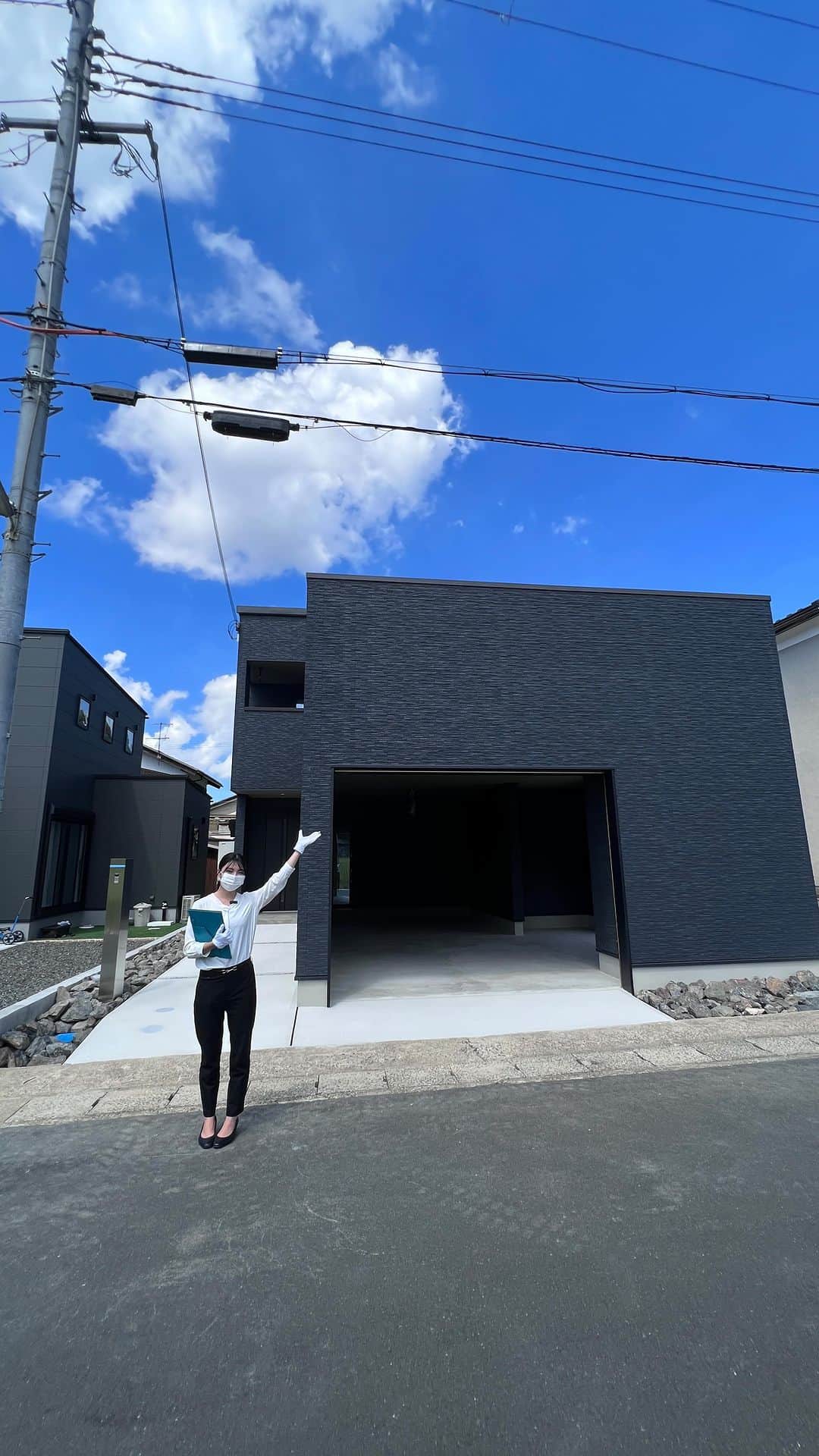 homelife 夢を叶える暮らし方のインスタグラム：「【舞鶴店】趣味を楽しむガレージハウス🏠」