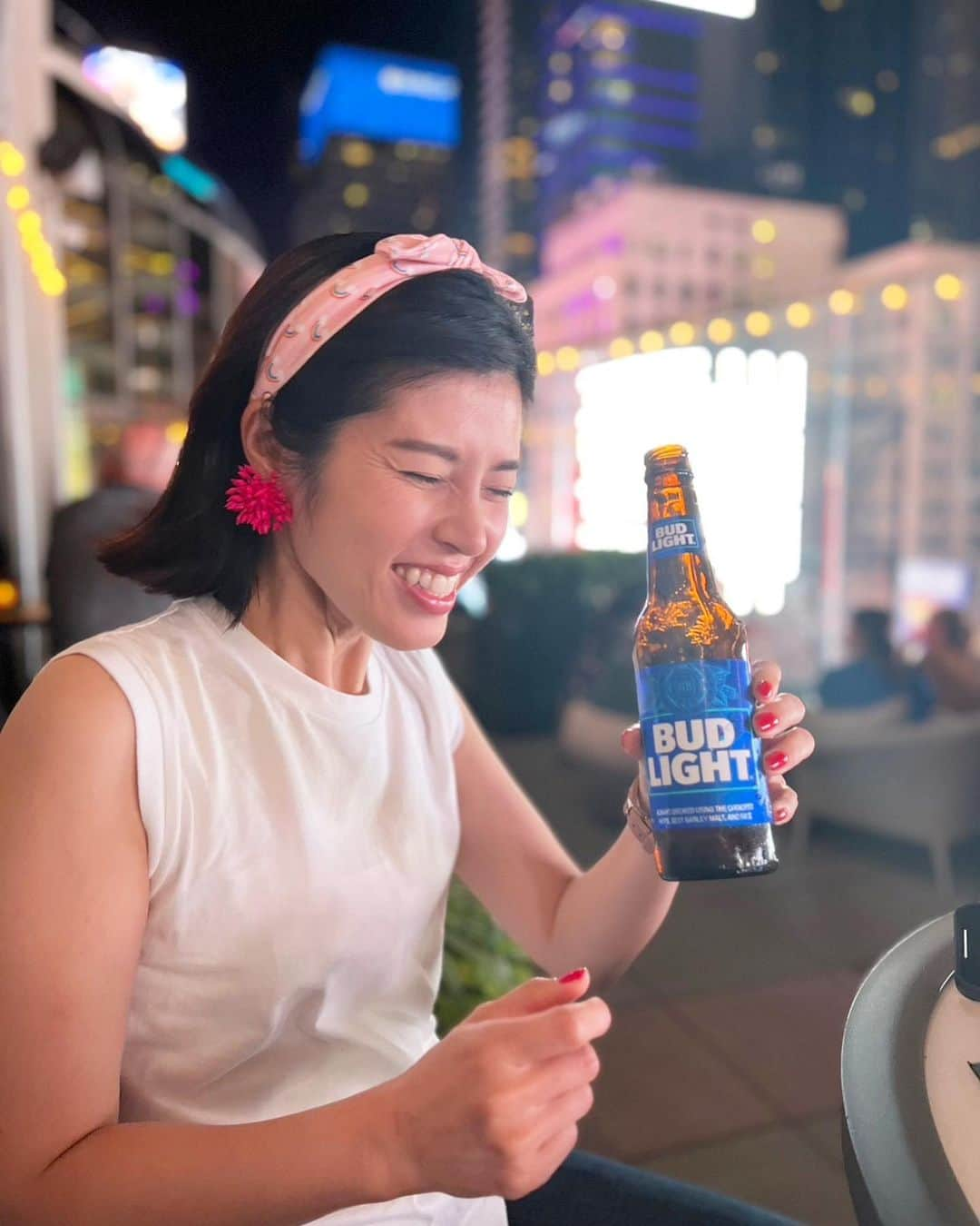 神田愛花さんのインスタグラム写真 - (神田愛花Instagram)「っかー‼️‼️‼️ BUD LIGHT 最っ高🍺‼️  #NYC #ニューヨーク #pink #ピンク #budlight  #神田愛花」8月28日 13時11分 - aikakanda