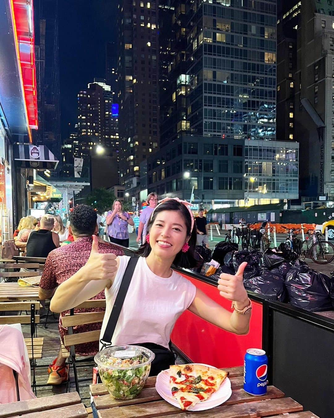 神田愛花さんのインスタグラム写真 - (神田愛花Instagram)「っかー‼️‼️‼️ BUD LIGHT 最っ高🍺‼️  #NYC #ニューヨーク #pink #ピンク #budlight  #神田愛花」8月28日 13時11分 - aikakanda