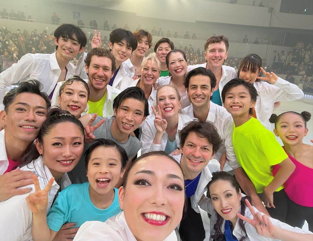 本郷理華のインスタグラム：「Friends on ice 2023!!! it was such a wonderful time✨🤍⛸️ I'm Happy to spend time with all the wonderful skaters!! Thank you every one!! 🥹 3日間、6公演、素晴らしい憧れのスケーターの皆様とこんな素敵なショーで一緒に滑る事が出来て本当に幸せでした。ありがとうございました✨ フレンズ最高！！！🤩大好き！！です！ 最高すぎて、泣く！笑  #friendsonice2023  #foi2023 @foi2023_official_account」