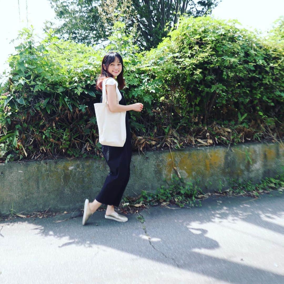 野村日香理さんのインスタグラム写真 - (野村日香理Instagram)「#hikarinコーデ こんにちわわ🐶 今日は久しぶりの休日なのでコーデ撮ってみました📷 夜は友人とバーベキューするよ〜！楽しみ🥰 最近お気に入りのサロペットは @litzy__official です♡  #PR#165cmコーデ#カジュアルコーデ #休日コーデ#サロペット#きょこ#るんるん#こんにちは#bbq#ootd#japanesegirl#fashion」8月28日 13時26分 - nomura.hikari
