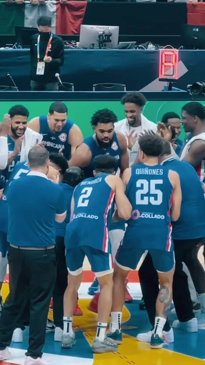 カール＝アンソニー・タウンズのインスタグラム：「Fun team to watch! Game 2 W 🇩🇴 #fibawc」