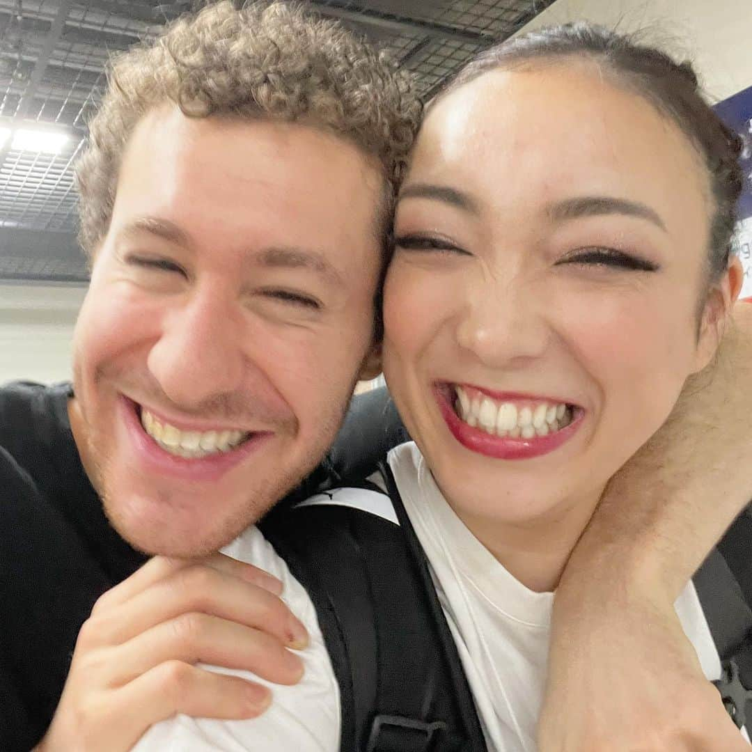 本郷理華さんのインスタグラム写真 - (本郷理華Instagram)「だいすきなジェイソン🤩❤️マブ✌🏻 I was happy to be on the same ice show again. See you soon! またね！😊  #ちょーヤバーイ #friendsonice2023  @foi2023_official_account」8月28日 13時44分 - rika_hongo