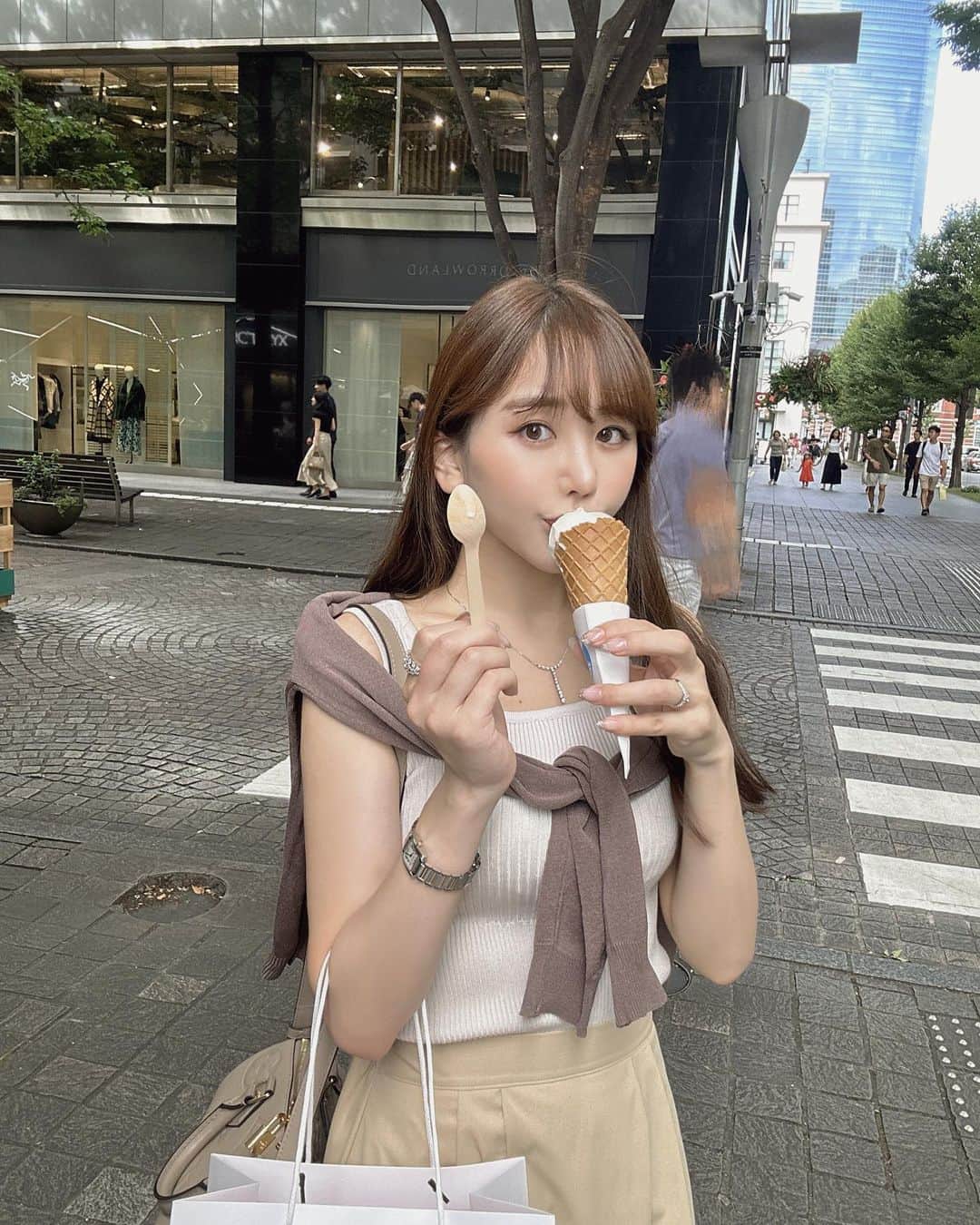 のインスタグラム：「なんかもう夏も終わりかけだね〜😆」