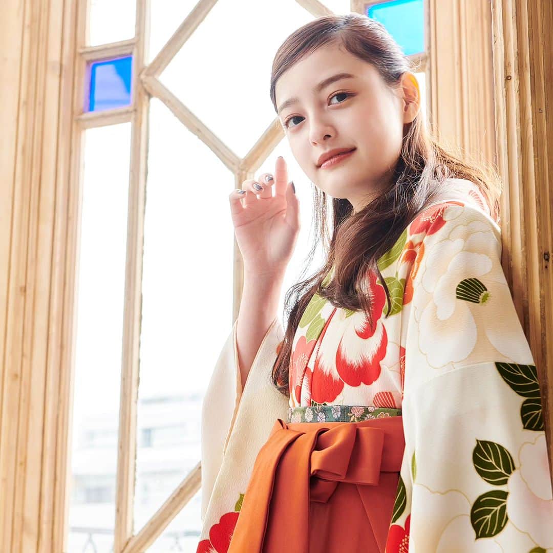 のインスタグラム：「【卒業袴】 ＜予告＞名古屋 卒業袴レンタル 合同展示会  東海地区の大学生協組合員の方限定の、展示会を開催いたします。  ┈┈┈┈┈┈┈┈┈┈┈┈┈┈┈┈┈ 会場：名古屋駅 ウインクあいち 期間：2023年9月6日(水)、9月7日(木) ┈┈┈┈┈┈┈┈┈┈┈┈┈┈┈┈┈  来場予約の受付は、開催日前日15時までとなります。 お早めにお申込みください。  ▼来場予約 https://www.univcoop-tokai.jp/service/service_400.html  #丸昌のはかま #IPPIN #イッピン #卒業式 #卒業 #卒業衣装 #卒業袴 #卒業はかま #はかま #袴 #和服 #袴女子 #小学生袴 #レトロ #レトロ着物 #大正ロマン #はかまレンタル #着物レンタル #着物 #ヘアアレンジ #袴ヘアアレンジ #袴ヘア #着物ヘア #袴コーデ #袴コーディネート #ファッション #着物女子 #晴れ着の丸昌 #晴れ着の丸昌横浜店」
