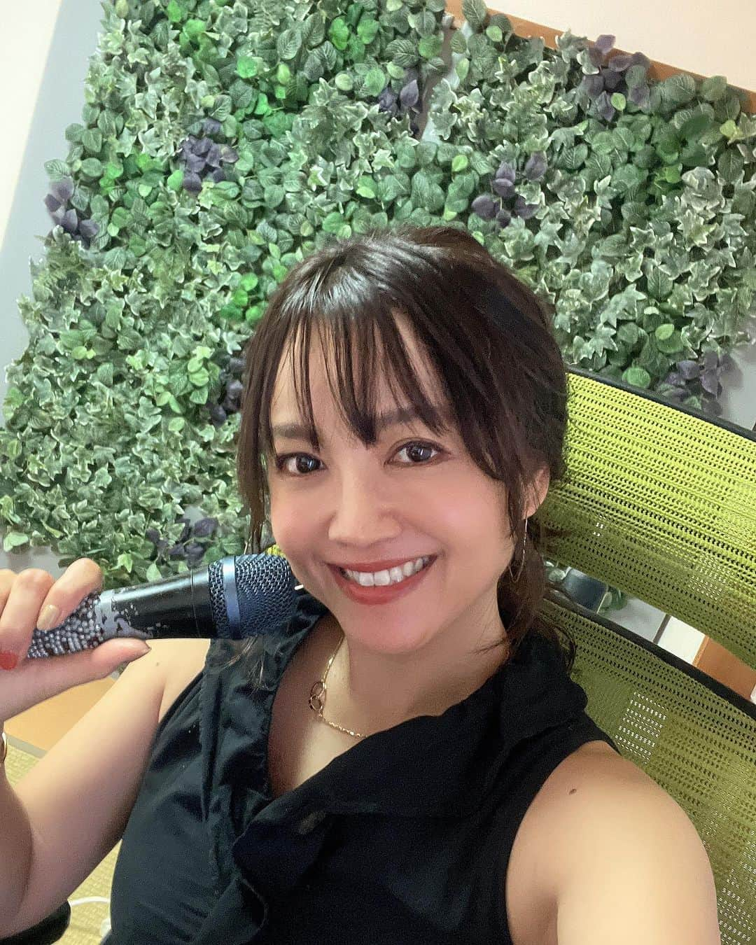 松澤由美さんのインスタグラム写真 - (松澤由美Instagram)「Oiiii💓  Estoy en México, cantando en un concierto sinfónico. Ahora tengo muchas ganas.  Estou no México, cantando em um concerto sinfônico. Estou realmente ansioso por isso agora.  I will be in Mexico, singing in a symphony concert. I am very much looking forward to it.  メキシコで、9月は歌います。 聖闘士星矢のシンフォニーコンサートです🎹🎵  とてもとても楽しみです。😊❤️  メキシコ🇲🇽も、何十年ぶりに行くんだろお。 大好きなフリーダカーロの国♡  で。 今回も素敵な課題をいただき🤣😂🎤  エイゴのウタね🎤💓  日本語もまだ習得できてない気もする私ですが、  連日 エイゴのウタ聴いて  スペイン語と、ポルトガル語と💓  もう国境も、言語も越えて  やっぱし歌しっかりやってみんなに届けられるように♡  ってw  結果地道なことしかない♡  32回目の17歳中の私ですが😂 コトナ、ちびっ子の皆さん♡  『早めに夏休みの宿題や、お勉強しておいたほうが、将来楽だおw』  私今が一番、ずーっと夏休みの宿題追われてる感じでぇす♡  #yumimatsuzawa #松澤由美 #松澤由実 #聖闘士星矢 #機動戦艦ナデシコ #メンバーシップ #ツイキャス #アニソン #アニソン好きと繋がりたい #ラグナロクマスターズ #松澤由実のアニソンフラッグ #山梨大使 #やまなし大使  #knightsofthezodiacl」8月28日 14時13分 - yumimatsuzawa