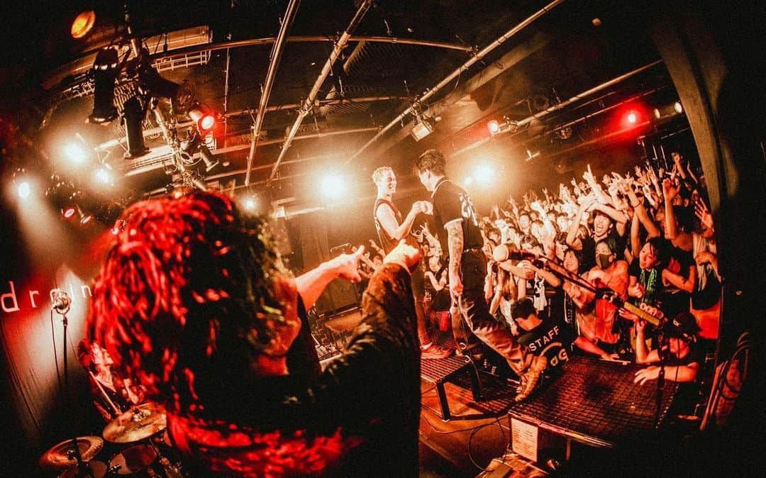 のインスタグラム：「RE:ADMISSION LIVE HOUSE TOUR 2023 at 秋田 Club SWINDLE with KNOSIS  Photos by @yamada_mphoto」