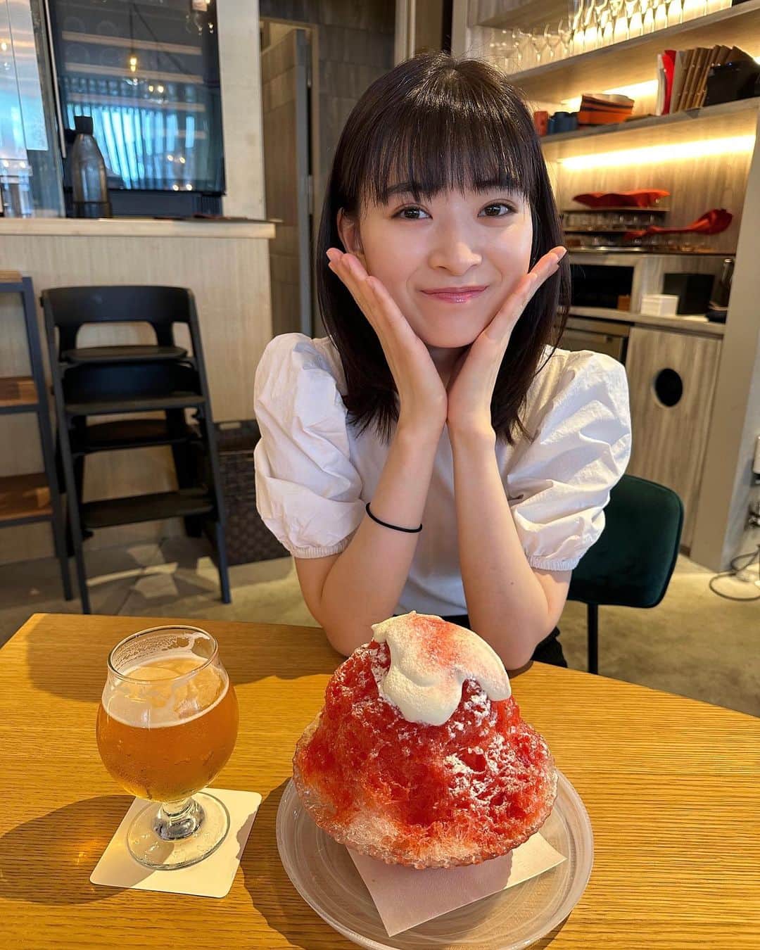 優希美青さんのインスタグラム写真 - (優希美青Instagram)「夏といえば？🤭  #ビール  #かき氷 #🍺 #🍧」8月28日 14時42分 - mio_yuki