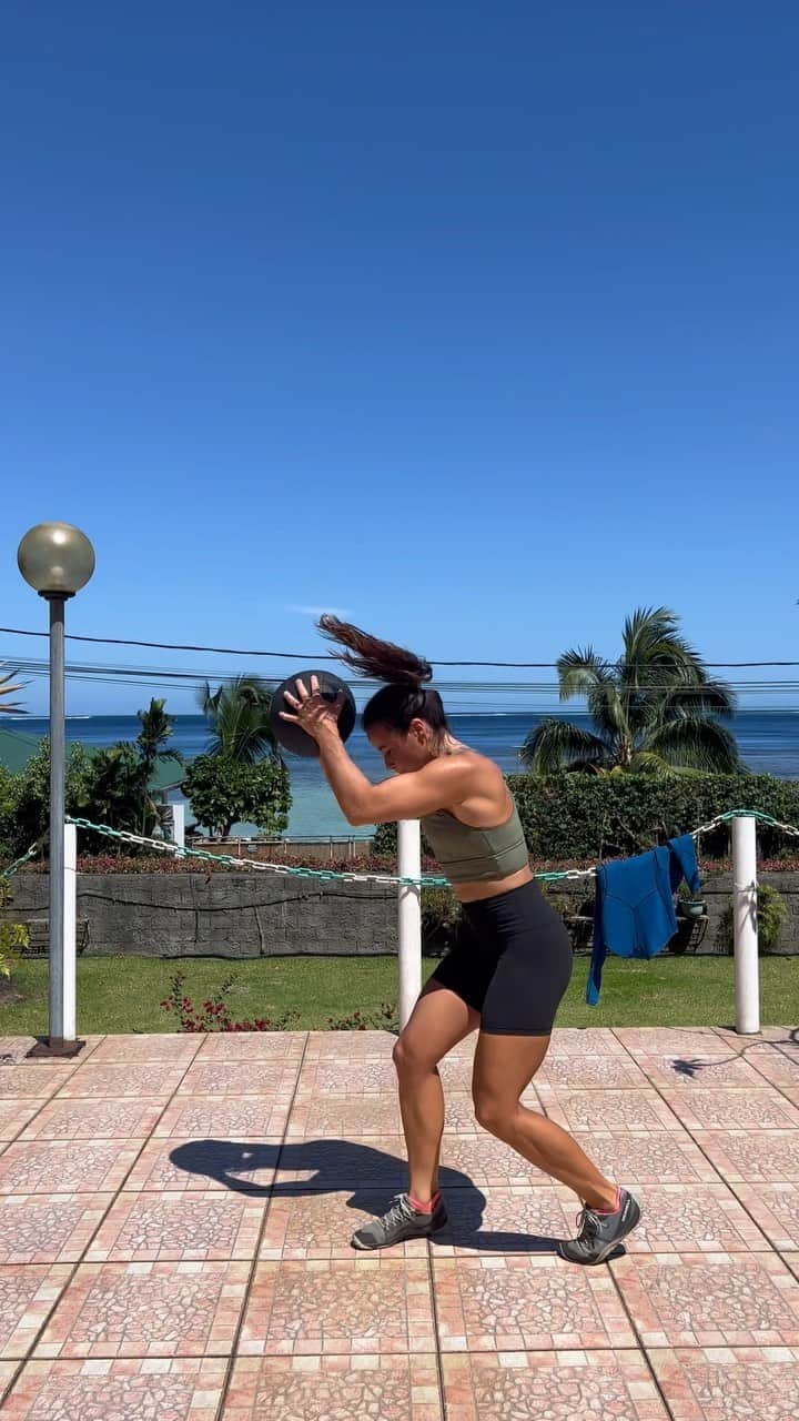 ジョアン・ディファイのインスタグラム：「Sunday motivation 🙋🏽‍♀️💪🏾  Merci @js_surftraining pour le training」