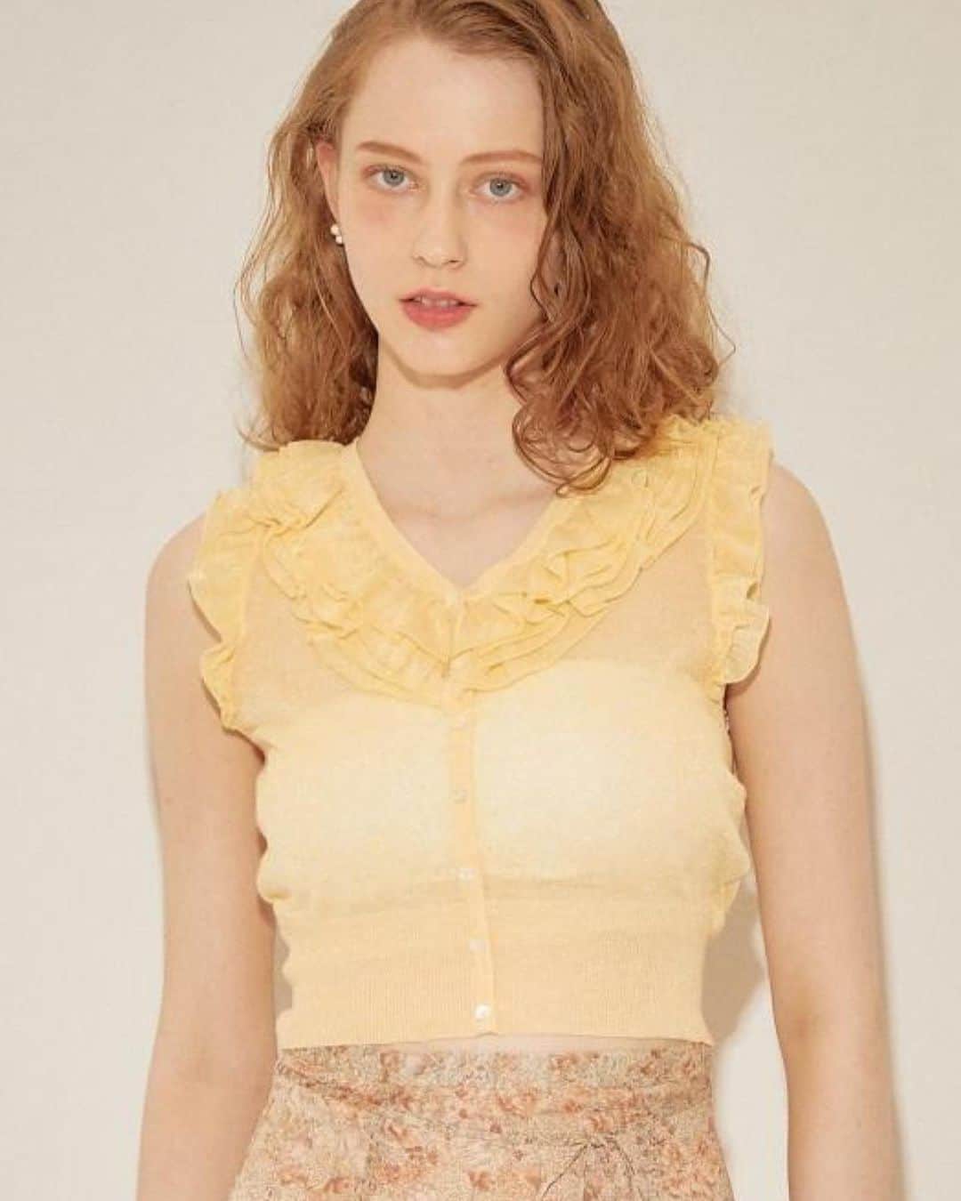 Fleur Fleurのインスタグラム：「🍁秋天嘅節奏[New Arrivals]  全部將於今個星期陸續上架 見到顏色已經知道係立秋過後嘅新貨！ 記得睇IGstory呀🥰🫶🏻 呢個星期二有直播介紹 門市現貨發售🩷🩷🩷  初秋🍁一律有八折優惠 歡迎WhatsApp查詢🔍 購物滿港幣$2000 即可享免費順豐送貨服務🚚 watsapp: 5572-9458 銅鑼灣門市恩平道52號2樓A室（希慎廣場步行1分鐘）」