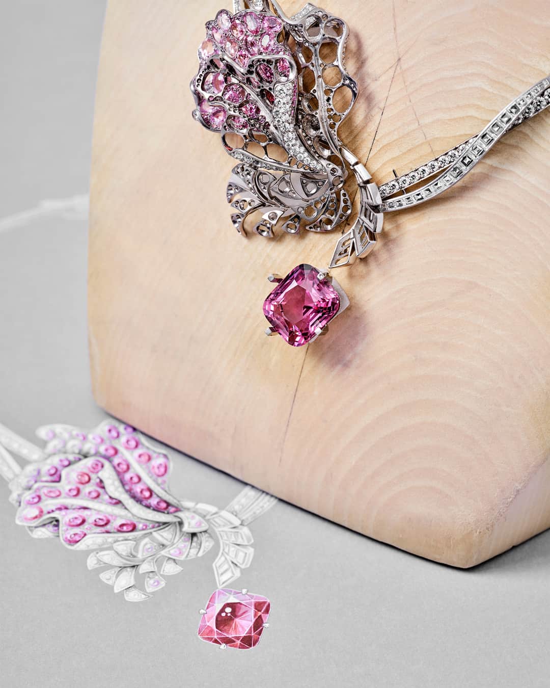 Chaumetさんのインスタグラム写真 - (ChaumetInstagram)「Crafted with passion and expertise, Chaumet captures nature's allure through the Iris necklace from our latest High Jewellery collection, Le Jardin de Chaumet. ⁣ A true masterpiece of savoir-faire, from cushion-cut Tanzanian spinel of 24.26 carats to the detachable motif, gracefully winding around the jewel.⁣ #Chaumet #LeJardindeChaumet #ChaumetHighJewellery #ChaumetVirtuosity⁣」8月28日 16時00分 - chaumetofficial