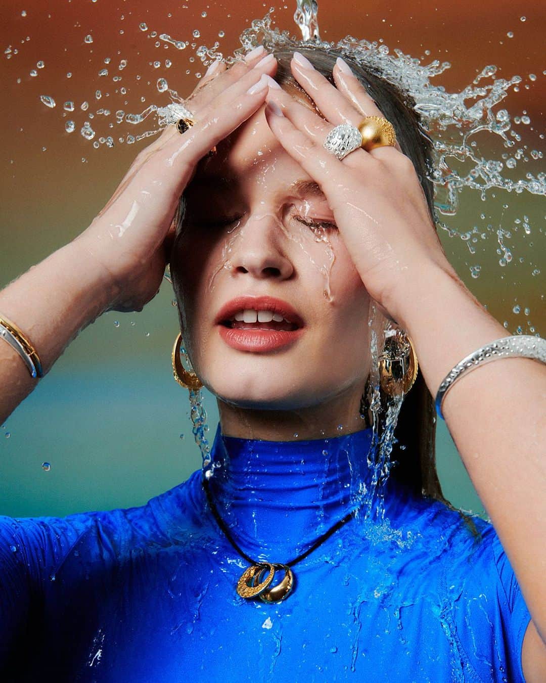トウスのインスタグラム：「In my mind I’m in a constant holiday mood 🏖DYBE collection」