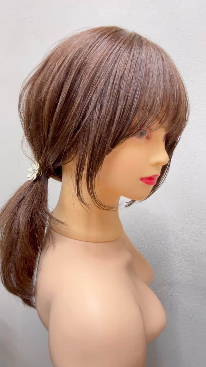 鶴谷和俊のインスタグラム：「顔まわりカット💇‍♀️  #レイヤーカット #前髪カット #おくれ毛 #おくれ毛カット #ヘアアレンジ #ヘアアイロン #カールアイロン #スクエアバー #ヘアカット #カット #髪型 #bob #hair  #hairstyle #hairstyles #hairstyleideas #hairstylest #hairstyleoftheday #hairstyle #hairstylevideo #hairstyletutorial #hairstyles_ideas.」