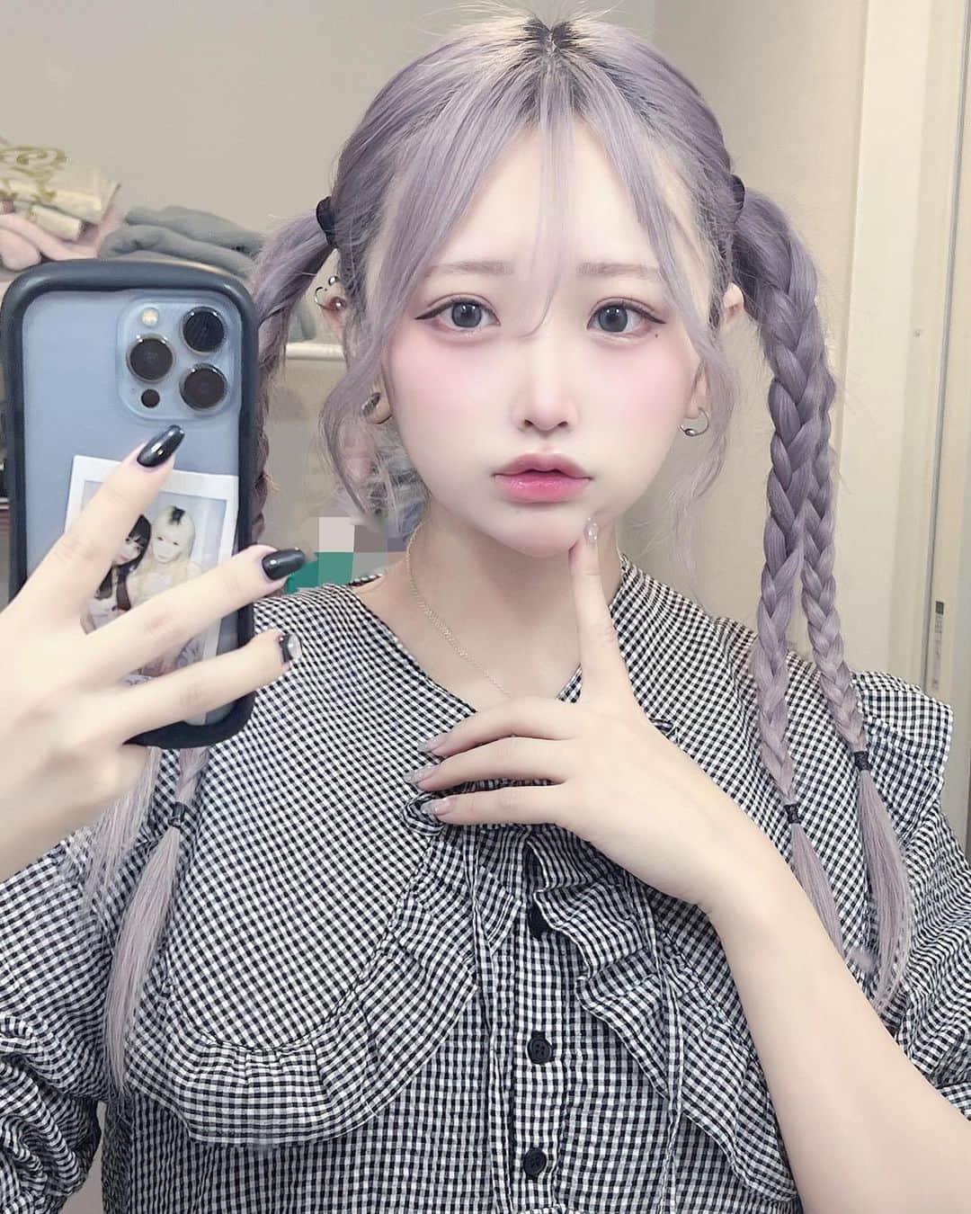 もいちゃんのインスタグラム：「. . 💜 .  #ハイトーン  #ハイトーンカラー  #ショートヘア  #ショートボブ  #韓国ヘア  #韓国ファッション #韓国メイク  #純欲メイク  #自撮り  #ピアス #舌ピ  #軟骨ピアス #ヘリックス #アンテナヘリックス #インナーコンク #トラガス #拡張ピアス」