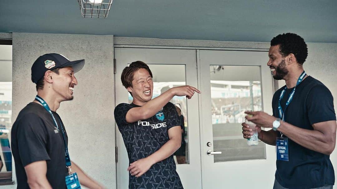 のインスタグラム：「All smiles after a big win this weekend @yokohamafc_official   #横浜fc」