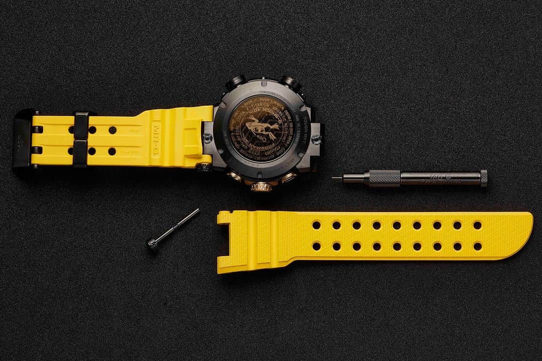 G-SHOCKさんのインスタグラム写真 - (G-SHOCKInstagram)「MR-G FROGMAN  G-SHOCKブランド生誕40周年と、FROGMAN誕生から30周年というWアニバーサリーを記念したMR-G FROGMAN。その詳細を @hodinkeejapan で公開中です。詳しくはストーリーズのリンクから。  MRG-BF1000E-1A9JR  photo by @hodinkeejapan   #g_shock #mr_g #frogman #mrgbf1000 #diverswatch #yamagatacasio #fashion #watchoftheday #ダイバーズウオッチ #腕時計 #腕時計魂 #腕時計くら部 #今日の腕時計 #腕時計コーデ」8月28日 17時00分 - gshock_jp
