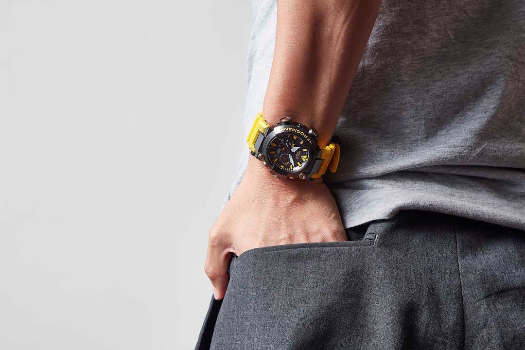 G-SHOCKさんのインスタグラム写真 - (G-SHOCKInstagram)「MR-G FROGMAN  G-SHOCKブランド生誕40周年と、FROGMAN誕生から30周年というWアニバーサリーを記念したMR-G FROGMAN。その詳細を @hodinkeejapan で公開中です。詳しくはストーリーズのリンクから。  MRG-BF1000E-1A9JR  photo by @hodinkeejapan   #g_shock #mr_g #frogman #mrgbf1000 #diverswatch #yamagatacasio #fashion #watchoftheday #ダイバーズウオッチ #腕時計 #腕時計魂 #腕時計くら部 #今日の腕時計 #腕時計コーデ」8月28日 17時00分 - gshock_jp