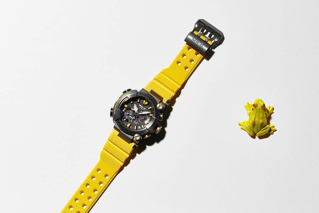 G-SHOCKさんのインスタグラム写真 - (G-SHOCKInstagram)「MR-G FROGMAN  G-SHOCKブランド生誕40周年と、FROGMAN誕生から30周年というWアニバーサリーを記念したMR-G FROGMAN。その詳細を @hodinkeejapan で公開中です。詳しくはストーリーズのリンクから。  MRG-BF1000E-1A9JR  photo by @hodinkeejapan   #g_shock #mr_g #frogman #mrgbf1000 #diverswatch #yamagatacasio #fashion #watchoftheday #ダイバーズウオッチ #腕時計 #腕時計魂 #腕時計くら部 #今日の腕時計 #腕時計コーデ」8月28日 17時00分 - gshock_jp