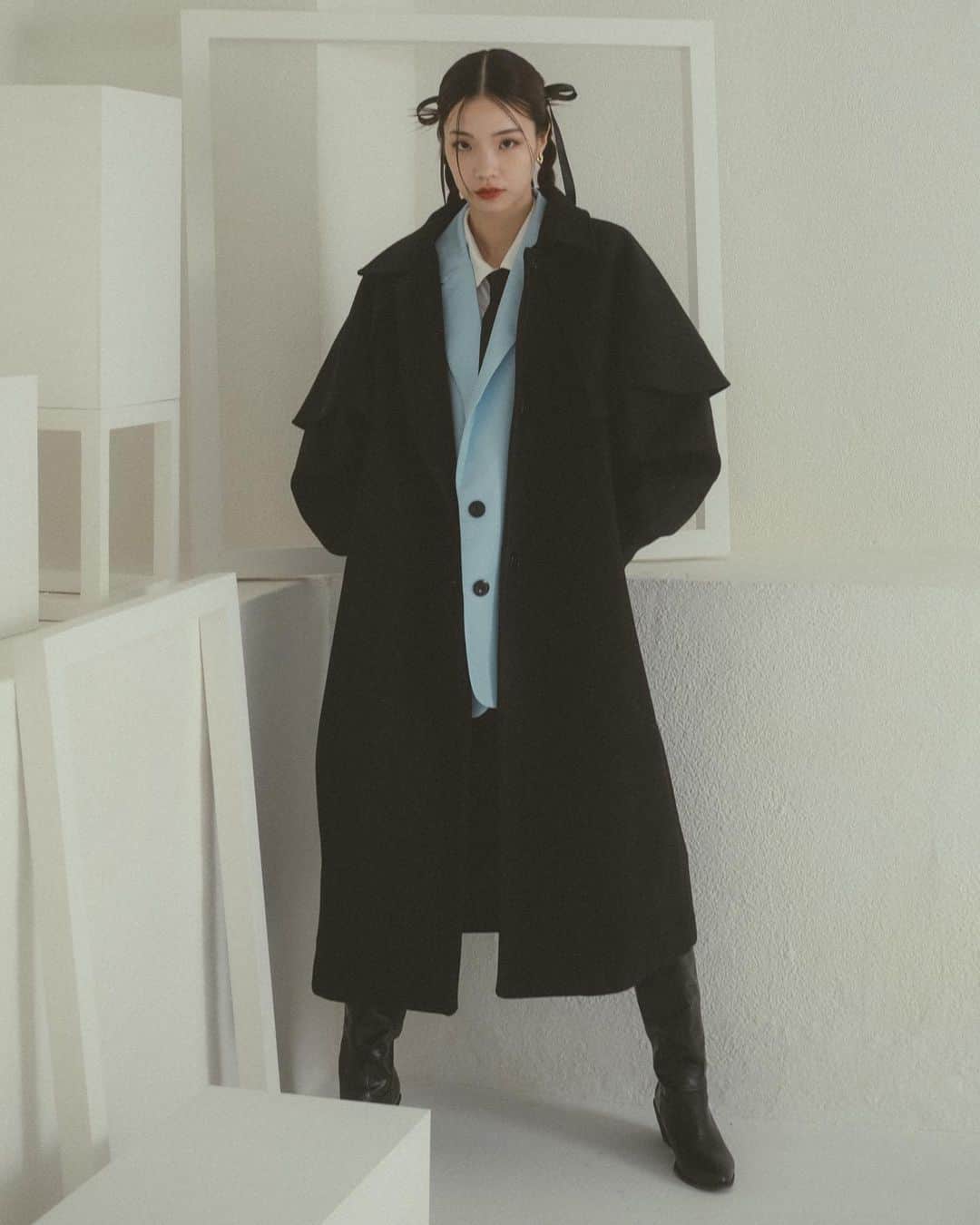 Vannie Officialさんのインスタグラム写真 - (Vannie OfficialInstagram)「23 A/W Collection .  ︎︎  oversize blazer jacket black / beige / blue ¥6,930(tax in)  center stitch short pants black / beige / blue ¥3,960(tax in)  cropped single vest black ¥3,960(tax in)  back flare skirt black / other S/M ¥4,950(tax in)  ︎︎ #vannie_u」8月28日 17時00分 - vannie__u