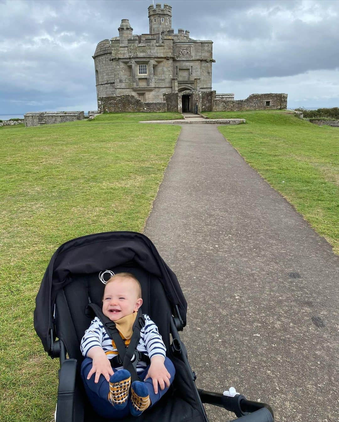 リアム・タンコックさんのインスタグラム写真 - (リアム・タンコックInstagram)「Such a lovely day yesterday celebrating Rory’s first birthday 🎂🥹   Thank you to everyone who kindly sent card’s and presents for the wee one, he’s a very lucky boy 🩵」8月28日 17時15分 - liamtancock