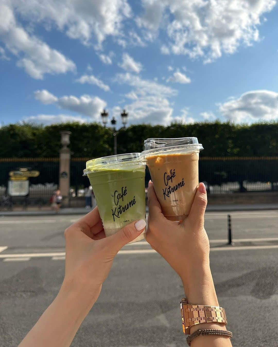 Café Kitsuné Parisのインスタグラム：「Coffee cheers between Paris and Okayama ✨ #CafeKitusneTuileries #CafeKitsuneOkayama - 👉Café Kitsuné Tuileries⁠⁠⁠ 208 Rue de Rivoli, 75001 Paris⁠⁠⁠ Monday-Sunday: 8am-6:30pm⁠⁠⁠⁠⁠⁠⁠ - 👉 Café Kitsuné Okayama Café-Roastery 1-6-6-2 Izushicho, Kita-ku, Okayama, Japan Monday-Sunday: 10am-5pm」