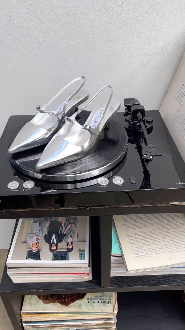 MATCHESFASHION.COMのインスタグラム：「Mix of the day: silver shoes 🪩」