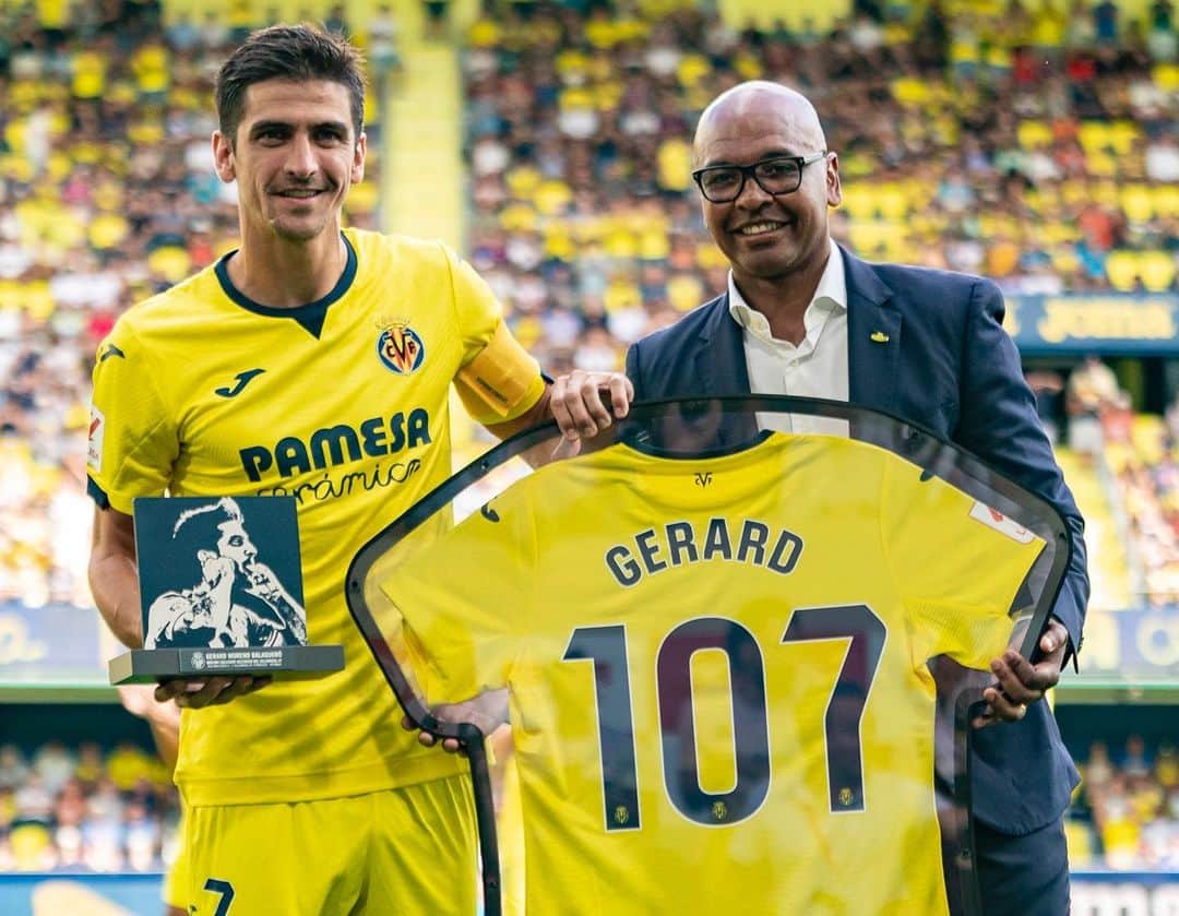 ジェラール・モレノのインスタグラム：「💛💛💛」