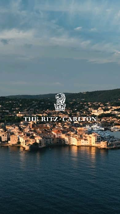 リッツ・カールトンのインスタグラム：「At anchor in Saint-Tropez  The jewels of the Mediterranean are linked by the European itineraries of @ritzcarltonyachtcollection — from harbor views to excursions on shore, discover the French Riviera, Italian coast, Greek Isles, and more iconic locales through the lens of The Ritz-Carlton at sea.」