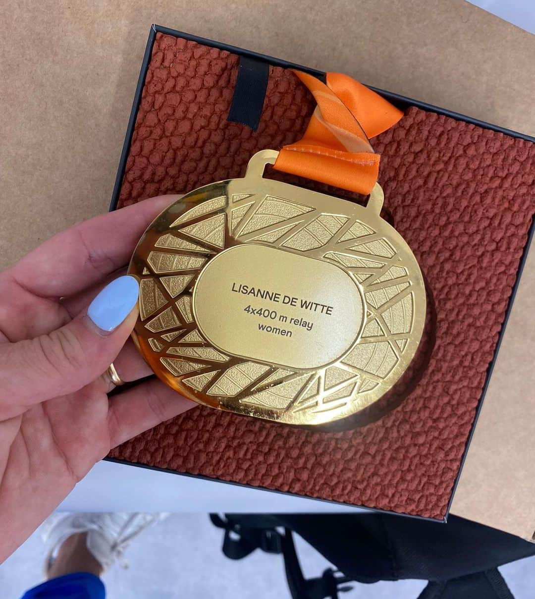 ラウラ・デ・ウィットさんのインスタグラム写真 - (ラウラ・デ・ウィットInstagram)「Last night was magical 🤩 The girls became WORLD CHAMPIONS (!!!!) on the 4x400m 🧡 A veryyyyy proud sister and teammate & it was amazing to celebrate it with the girls 🥰 #worldchamps」8月29日 3時18分 - lauradewitte