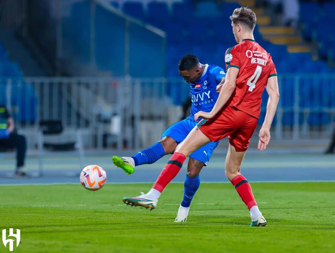 マウコム・フィリペ・シウヴァ・デ・オリヴェイラのインスタグラム：「MALCOM’s style 👆🏻💙 #AlHilal 🤩 #AlHilal_Ettifaq」