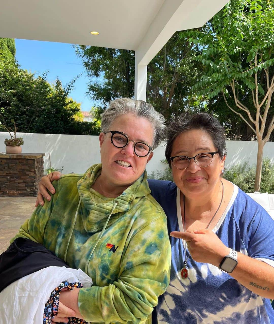 ロージー・オドネルのインスタグラム：「loved having nana and little joe here for lunch - good people ❤️」