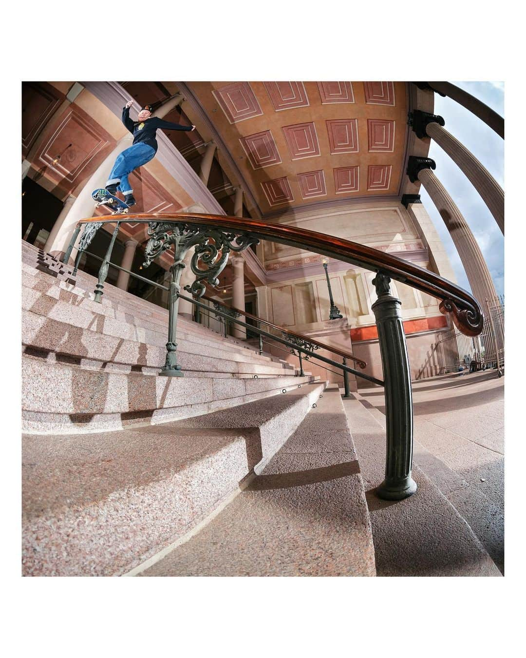 ジョバンニ・ヴィアナのインスタグラム：「@Giovanni_Vianna in Oslo 🧡 Shot for his interview in the latest issue of @thrashermag during a @primitiveskate trip back in July.」