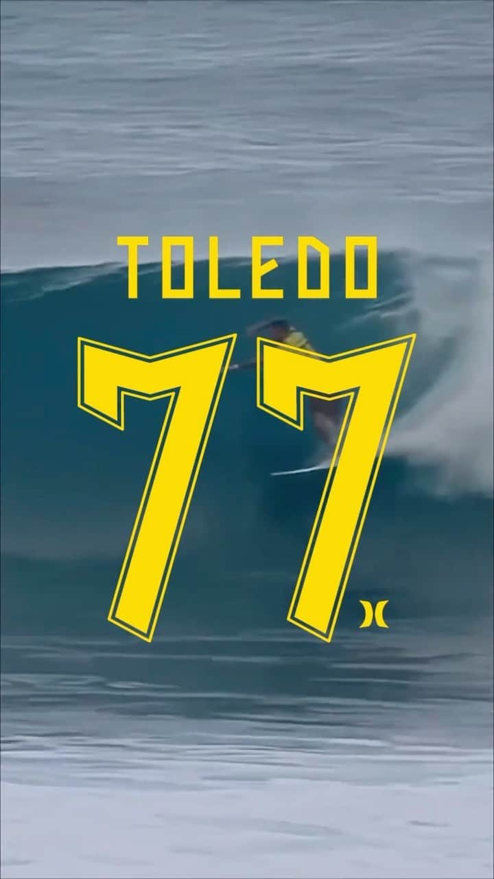 フィリッペ・トレドのインスタグラム：「The defending world champ does it again... ⚡️   Watch @filipetoledo in the #RipCurlWSLFinals live September 8-16 on worldsurfleague.com.⁣   🎶 @darkheavens   🎥 @wsl」