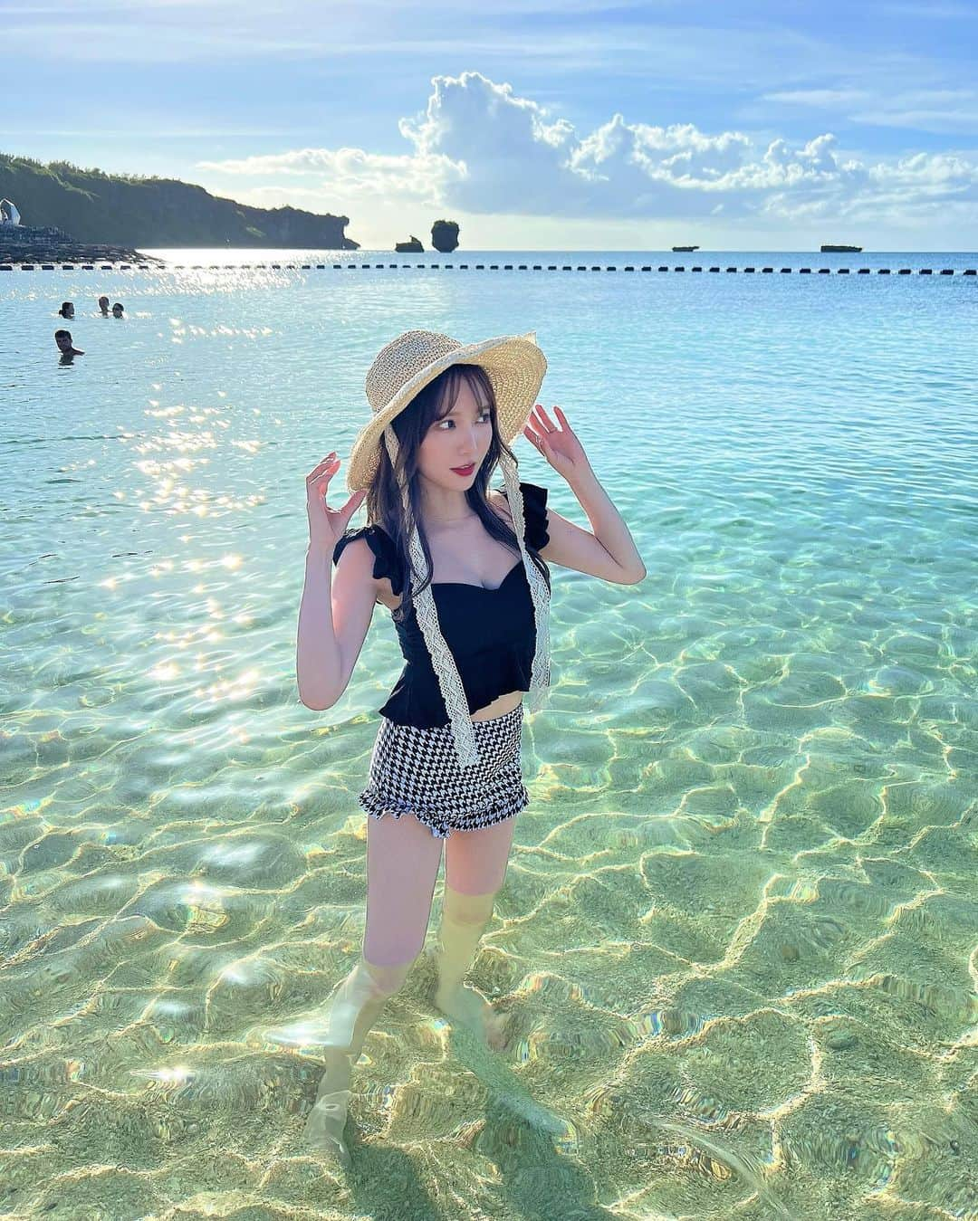 Moeka Takamatsuさんのインスタグラム写真 - (Moeka TakamatsuInstagram)「♡ 夏の思い出🏖 のんびりしてたら夏おわりそうなので急いで写真載せてく🫢笑 . . . . . #沖縄旅行#okinawatrip#沖縄#okinawa#恩納村#沖縄観光#ビーチ#水着コーデ#夏コーデ#海コーデ#海#コーデ#ファッション#水着#コーディネート#date#デートコーデ#fashion#ロングヘア#ヘアスタイル#ヘアメイク#selfie#selca#サロンモデル#被写体#sea#followme#instagood#like4like」8月28日 19時09分 - moka_222