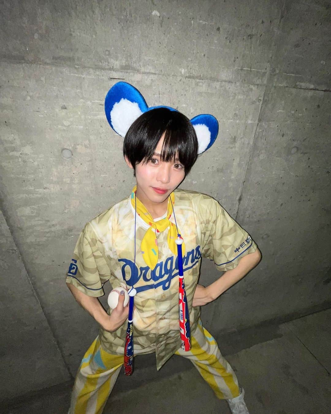 星野晴海さんのインスタグラム写真 - (星野晴海Instagram)「勝夏フェスティバル2023⚾️ ありがとうございました！！！ セレモニアルピッチ最高に楽しかったー！！！ そして久しぶりにバンテリンドームで中日ドラゴンズを観れて昔、父と野球を観にいっていたのを思い出し懐かしむ気持ちと、昔よりルールも分かるようになっていてさらに楽しかった気持ちとで、もう最高でした また行きたいなー また大切な思い出が1つ増えました：-：⭐️  (ドームの動画や写真は友達がとってくれたのー💛💛 終わってから友達から沢山LINE来てて、久しぶりに地元の友達と喋るきっかけにもなってほんと帰る場所があるって最高ー🥲💛って思った日でもありました🧚)   #勝夏フェスティバル2023   #セレモニアルピッチ」8月28日 19時10分 - harumi_supafuru