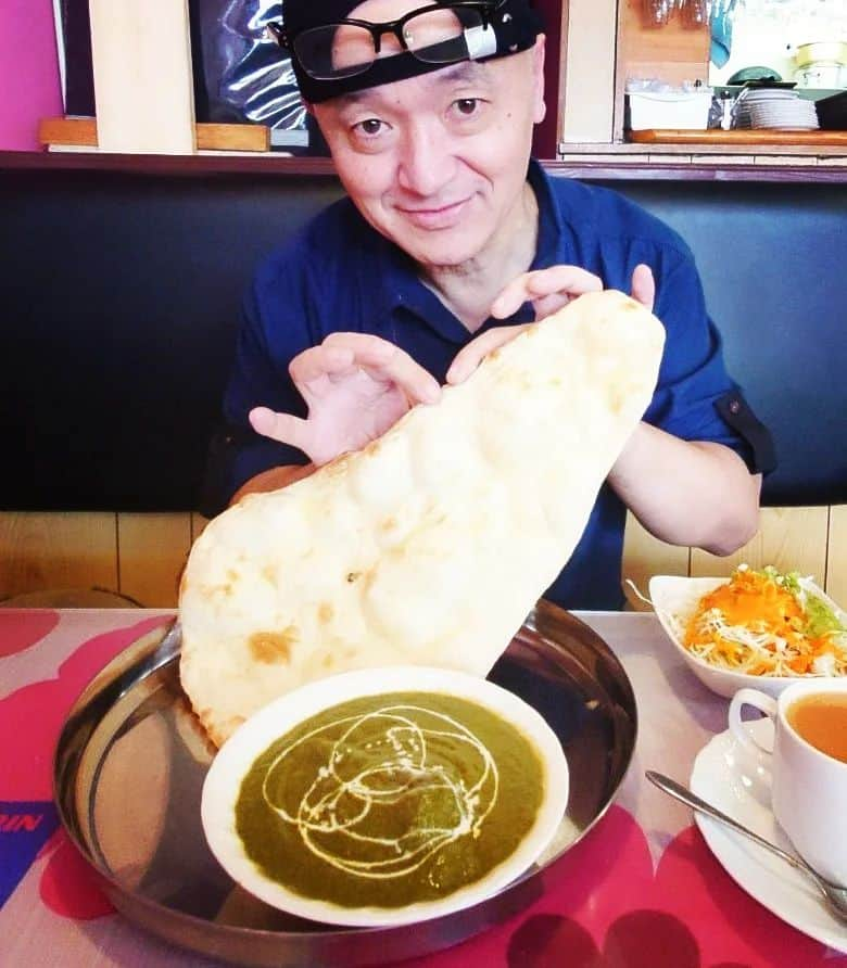 パッパラー河合さんのインスタグラム写真 - (パッパラー河合Instagram)「なぜお母さんのカレーには緑色のカレーがないのか？緑色の食べ物って体にイイ感じがするし、これならほうれん草が苦手でもガンガンに食べられる！サグカレー万歳。  #サグカレー #緑黄色野菜」8月28日 19時22分 - papala_kawai