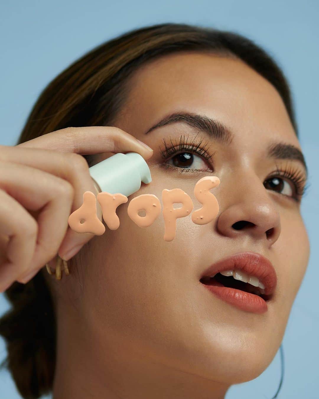 Raisa Andrianaのインスタグラム：「Something special is dropping soon. #LoveAtFirstDrop.   #RaineBeauty #ConsciousBeauty」