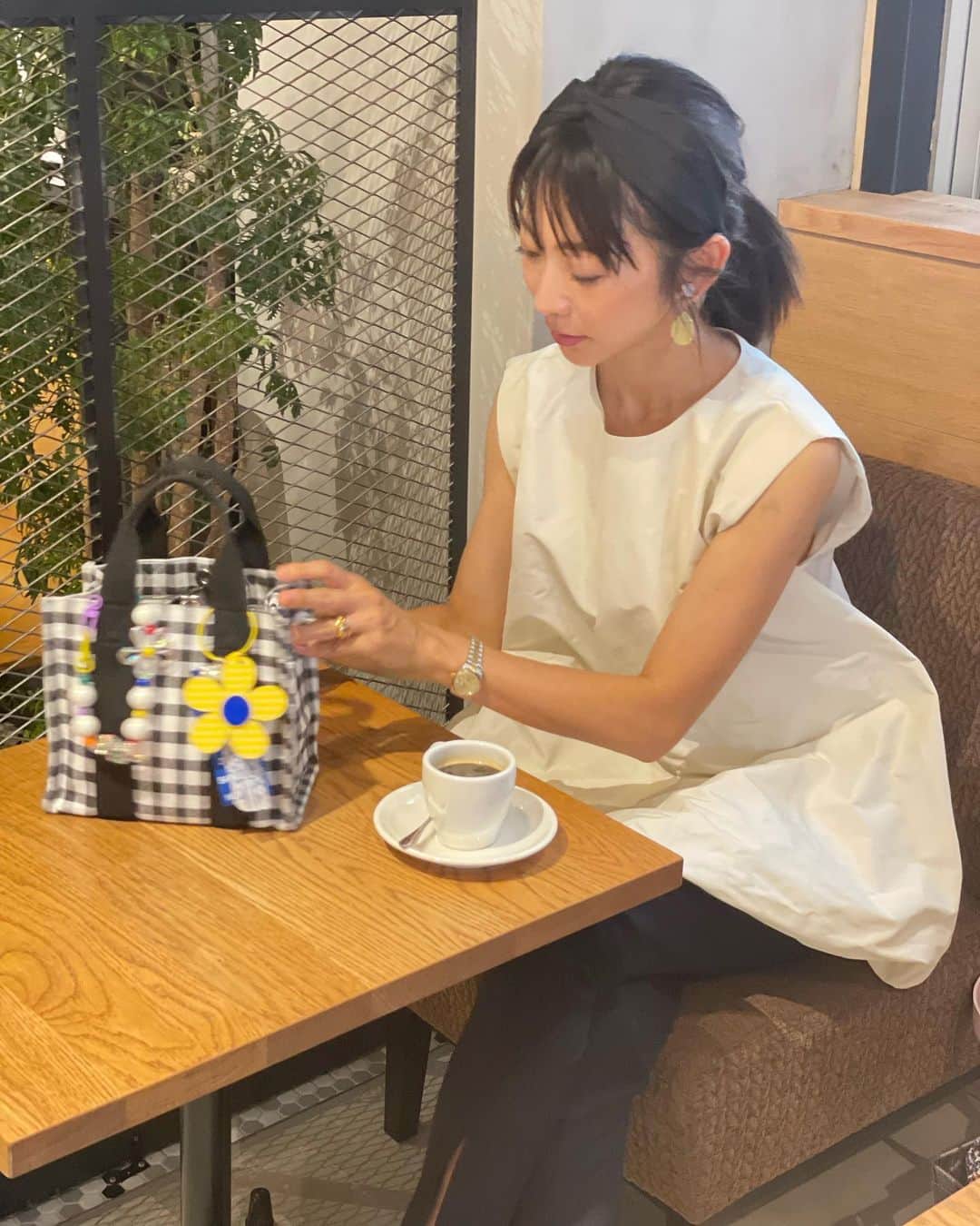 木本泉さんのインスタグラム写真 - (木本泉Instagram)「- 新宿三丁目でどっかカフェないかな〜とコメダ珈琲にしようかなーと思っていたらカフェ発見🤎  ほっこりしながらコーヒー飲めるお店。 お店の名前は分からないけどw  #新宿三丁目カフェ#カフェ」8月28日 19時43分 - izumikimoto