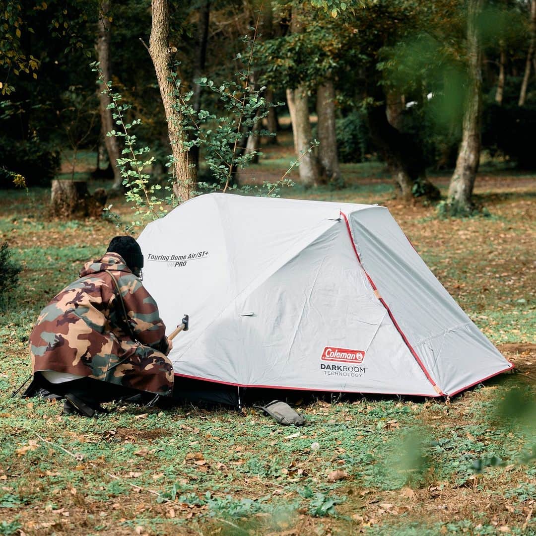 Coleman Japanさんのインスタグラム写真 - (Coleman JapanInstagram)「【涼しさ、快適性を備えたドームテント】  日光をブロックし、ゆっくり涼しく寝られるダークルームエアーシリーズで、ソロキャンプやデュオキャンプも快適に🏕  簡単に組み立てられ、テント内で過ごしやすいドーム型のテントは、キャンプを始めたばかりの人にもおすすめです。自分にぴったりのテントを見つけよう👍  .  #灯そう #灯そうコールマン #灯そうColeman #Coleman #コールマン #Camp #キャンプ #Outdoor #アウトドア  #Tent #テント #コールマンテント #Darkroomtechnology #ダークルーム #ソロキャンプ #デュオキャンプ #ドームテント」8月28日 20時00分 - coleman_japan