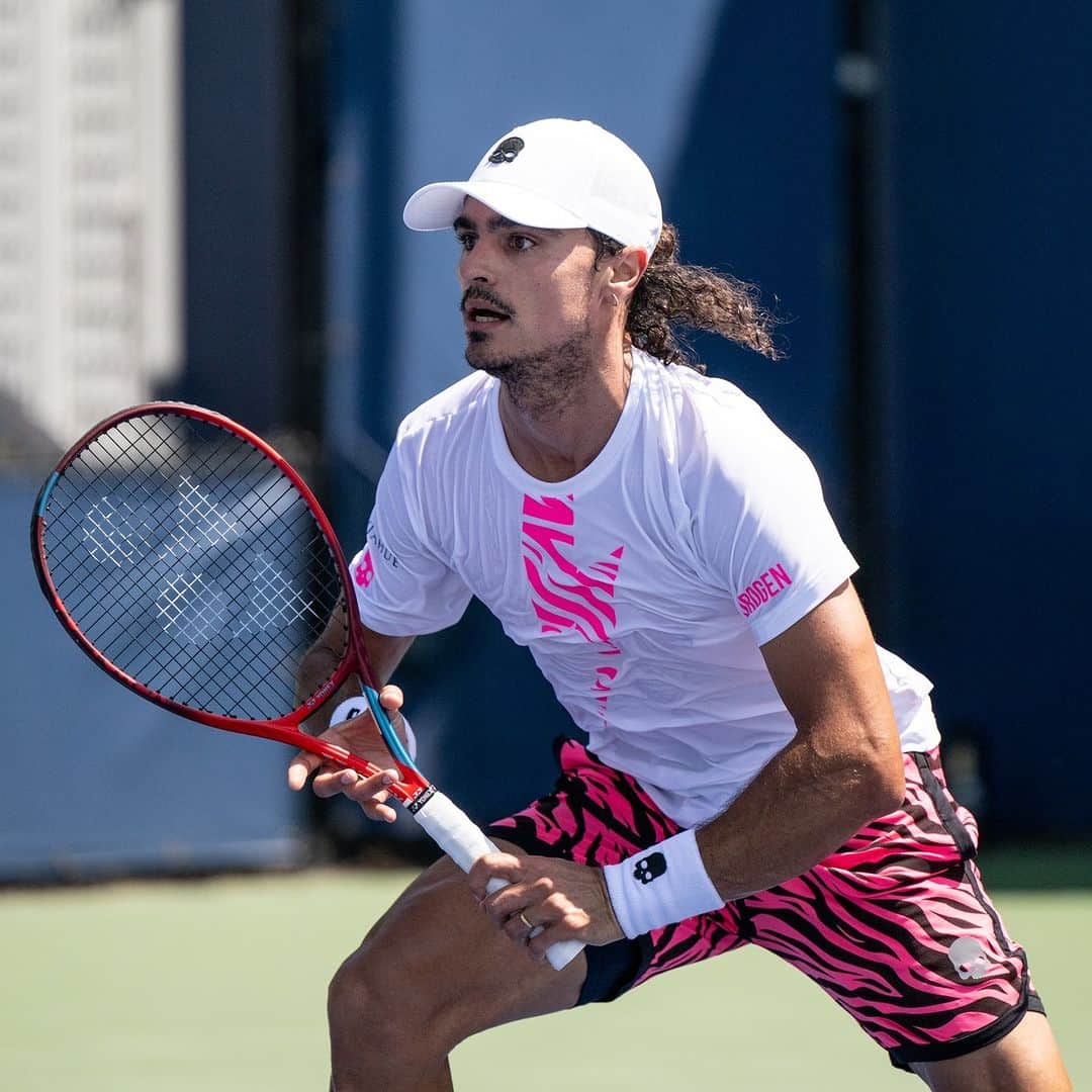 ハイドロゲンのインスタグラム：「🌟 When style meets skill, you get @andrecollarini!  Check out the Hydrogen Ambassador, setting the trend in the official uniform at the US Open 2023. 👌 👕TIGER TECH T-SHIRT shop the look at hydrogen.it | link in bio  #hydrogen_official #hydrogentennis #luxurysportswear #usopen」