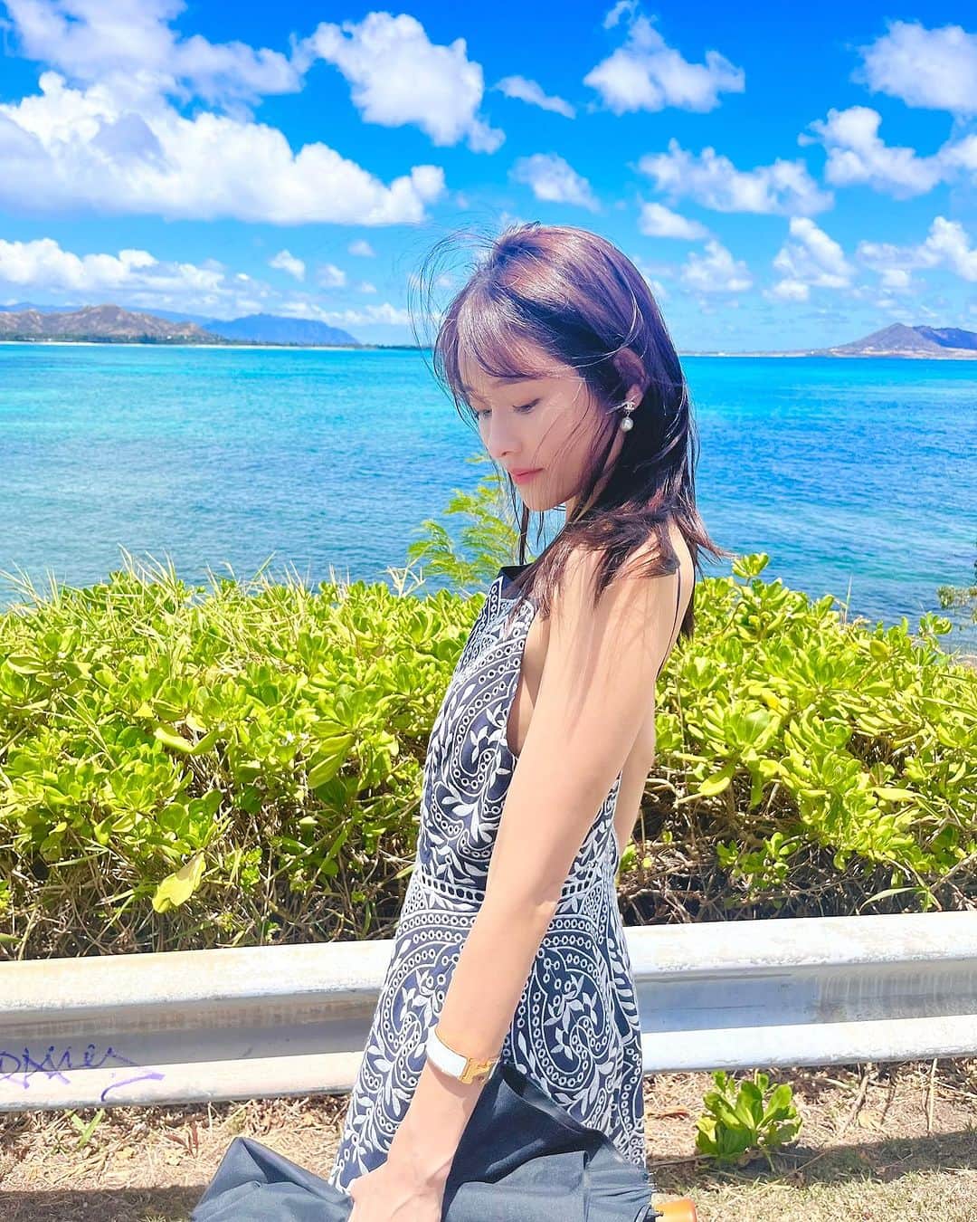 川口優菜のインスタグラム：「Tomorrow is the last restock day of August.and from September, we're entering the second phase of CELFISH ✨This week, CELFISH team is also planning a special meal to celebrate CELFISH's 1st anniversary, and I'm excited about various things!To deepen the trust with our customers, we plan to continue giving thorough and careful responses, cherishing each one. We want to stay authentic!!   明日は8月ラスト再販日🦢🪞💌🌷 そして9月からはCELFISH二期目に入ります✨  今週はCELFISH1周年のスペシャルご飯も、 チームCELFISHと計画していて、色々ワクワクしてます😋✨  お客様との信頼関係を深めるためにも、 今後も丹念に対応し、一つ一つ大切に向き合っていく考えです😋リアリでありたい‼︎ #hawaii」