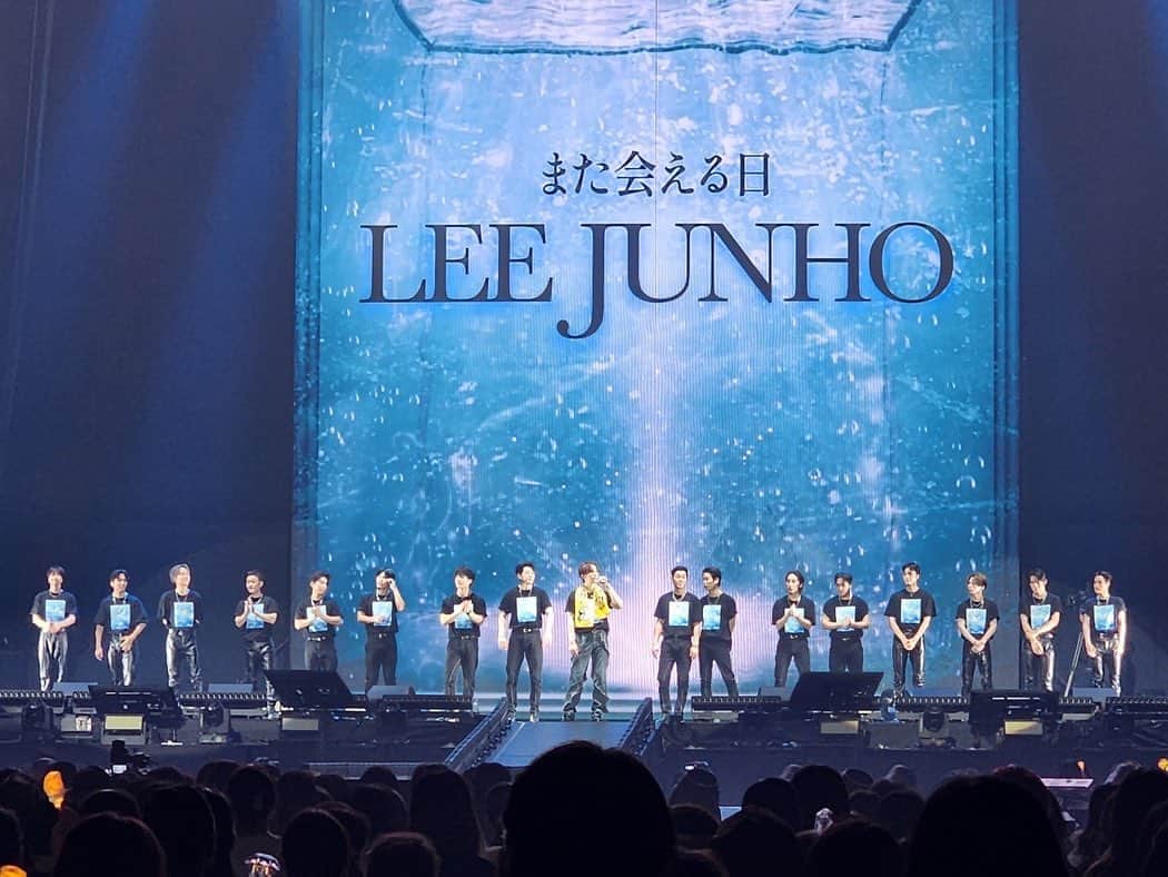 木下流声のインスタグラム：「LEE JUNHO Arena Tour 2023 ”また会える日"  横浜、神戸、名古屋 3都市6公演 お疲れ様でした🐧  10周年おめでとうございます👏✨  #leejunho #leejunhoarenatour2023 #また会える日 #LEEJUNHO_ArenaTour2023  #LEEJUNHO_また会える日 #2pm #dancer #teammaru」