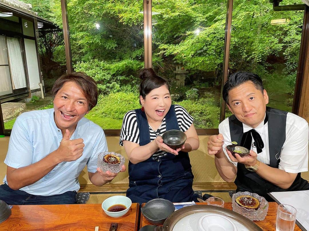 馬場園梓さんのインスタグラム写真 - (馬場園梓Instagram)「お世話になりますー！  読売テレビ   「かんさい情報ネット ten. 」  〜とことん満足！おでかけコンシェルジュ〜  のロケに行かせてもらいました！  また放送日がわかったら再度お知らせさせていただきます！   今回は  京都は大原を満喫♪  めちゃくちゃ美味し楽しかったので  ぜひご覧下さい！  ルン♪  #yeah #exciting #ytv #読売テレビ #ten. #おでかけコンシェルジュ  #京都 #大原 #ヤナギブソン さん #真栄田くん #ごはん3回おかわりした #ルン♪」8月28日 20時18分 - babazonoazusa