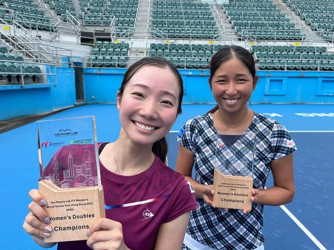 小堀桃子さんのインスタグラム写真 - (小堀桃子Instagram)「. . . $40,000香港、ダブルス優勝しました！🥇👭 . . あやのと10回目の優勝！ いつもいつもありがとう！🥹💟 . . . #香港 #hongkong #doubles #橋本総業ホールディングス #ダンロップ #ダンロップテニス #dunlop #dunloptennis #clubmasa #matsukibuilding #minimu #mcナースネット #テニス #tennis #テニス女子 #テニスウェア」8月28日 20時15分 - kobo_mo