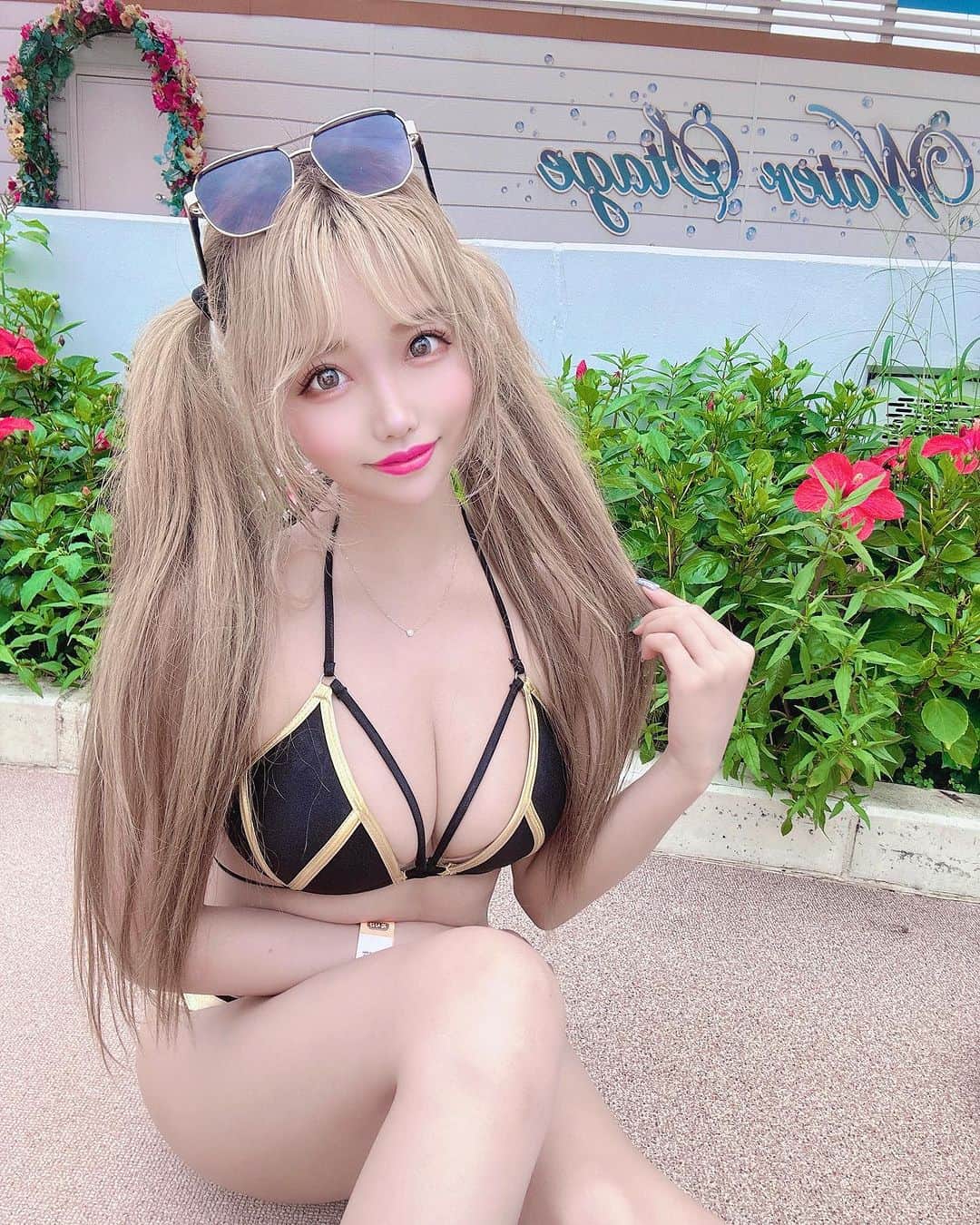でいじーのインスタグラム：「この水着久しぶりに来た🔥  #レオマワールド #newレオマワールド #レオマワールドウォーターランド #プール#水着#ビキニ#テーマパーク#ビキニ女子#ギャル#水着ギャル #水着美女 #ビキニ水着 #インスタグラビア #ビキニギャル #キャバクラ#キャバ嬢#夜職#水商売#ニュークラ#ホスト#ホストクラブ#ガールズバー#ラウンジ#キャバ#新宿#love#bar#サパー#cute#happy」